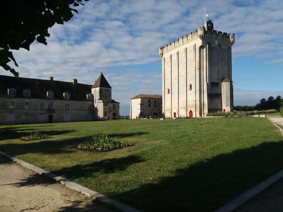 Le Clos Des Passiflores Pons Exterior foto