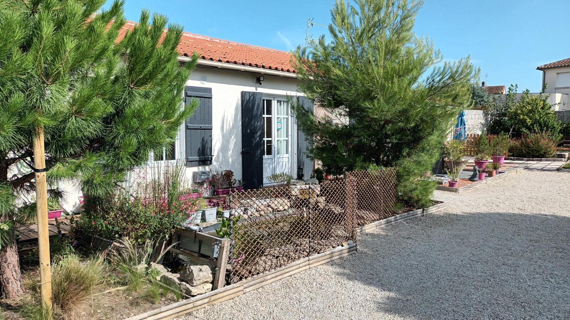 Le Clos Des Passiflores Pons Exterior foto